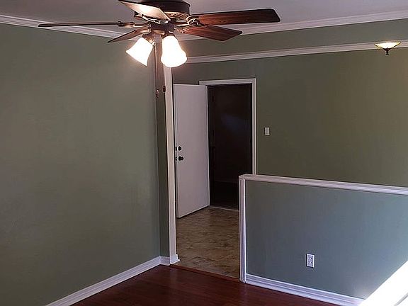 3rd image of 1321 Lake Dr