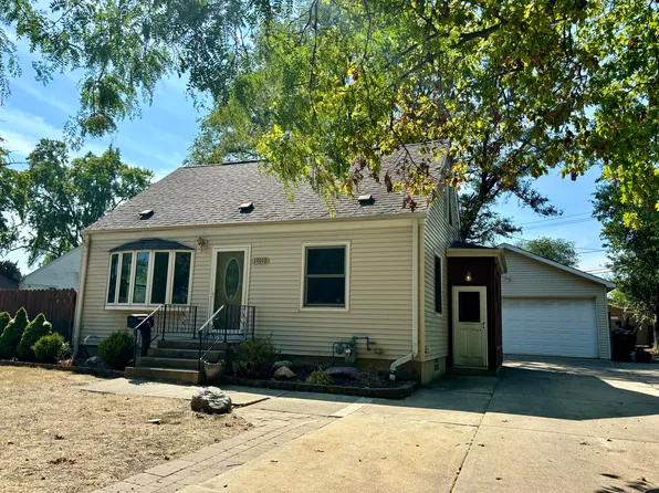 17010 Elm Lane Dr, Tinley Park, IL 60477