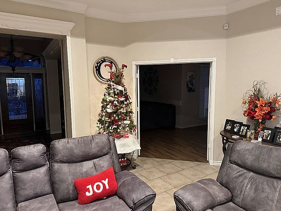 5th image of 3570 Heights Ave
