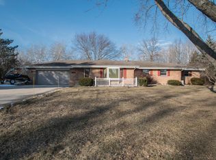 6122 W Chapel Hill Rd, Mequon, WI 53097