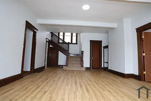 5611 Fleet Ave — Photo 9