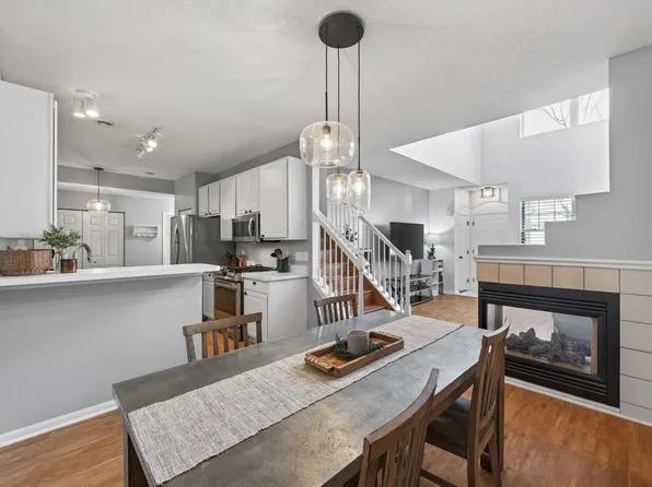 9275 Holly Ln N, Maple Grove, MN 55311