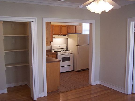 4th image of 1905 W Winnemac Ave APT 2
