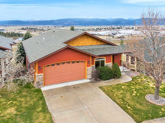 3rd image of 6681 Macarthur Dr