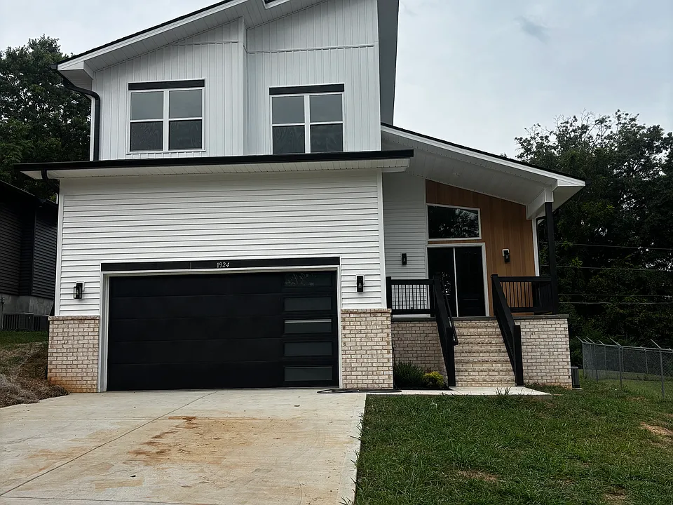 1924 Clove Ln
