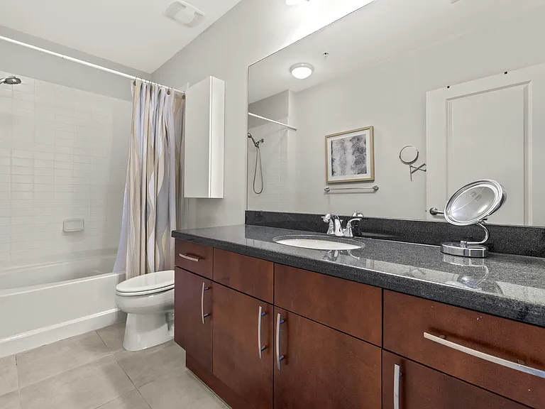 300 S Australian Ave — Photo 13