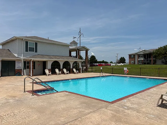 Ashford Place Apartments — Photo 11