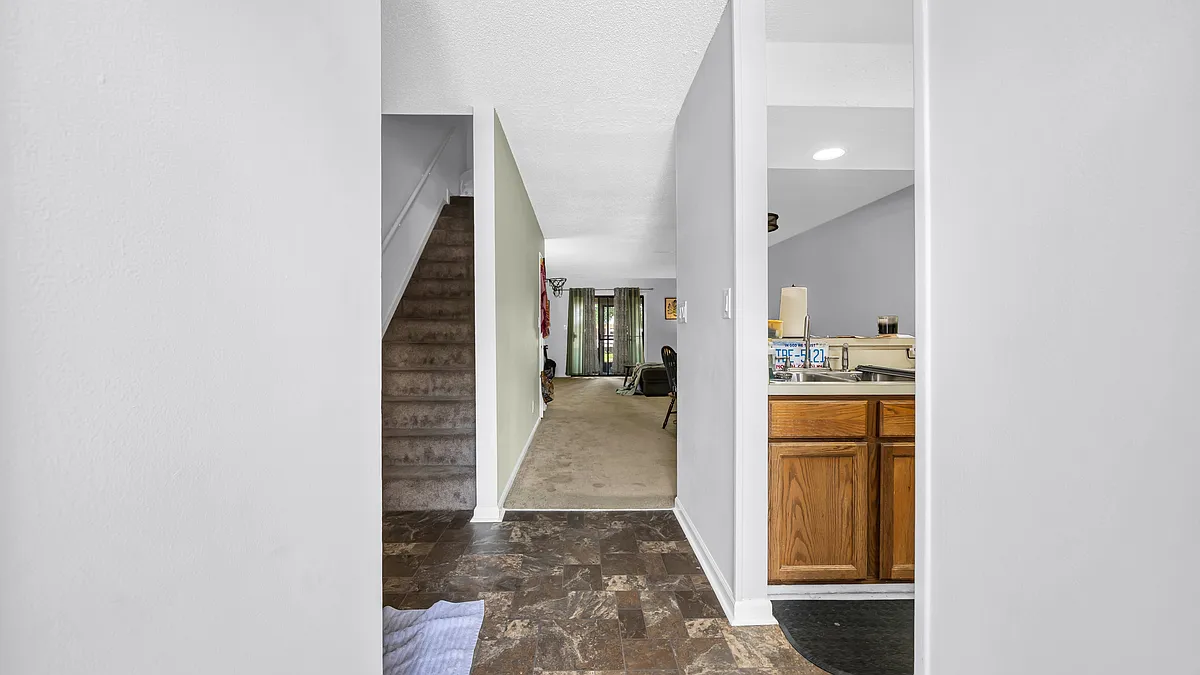 Building Photo - 414 Garden Dr