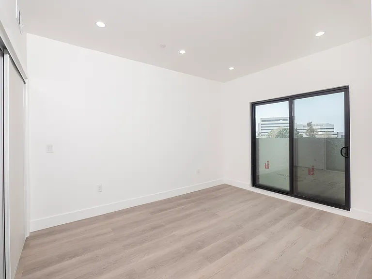 1571 Ricardo St #1 — Photo 7