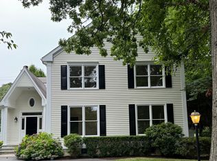 107 Summit Rd, Riverside, CT 06878