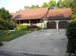 13 Justin Dr, Jacksonville, IL 62650
