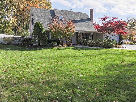 2nd image of 20 Sanford Ln