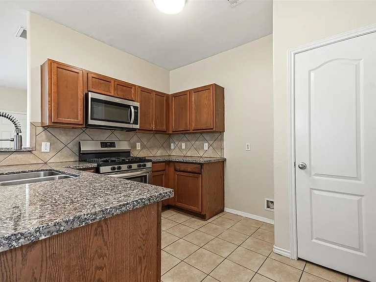 14511 Long Meadow Dr — Photo 7