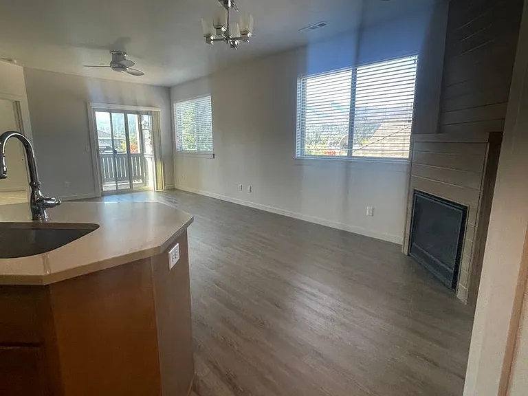 584 Fair Oaks Ave — Photo 23