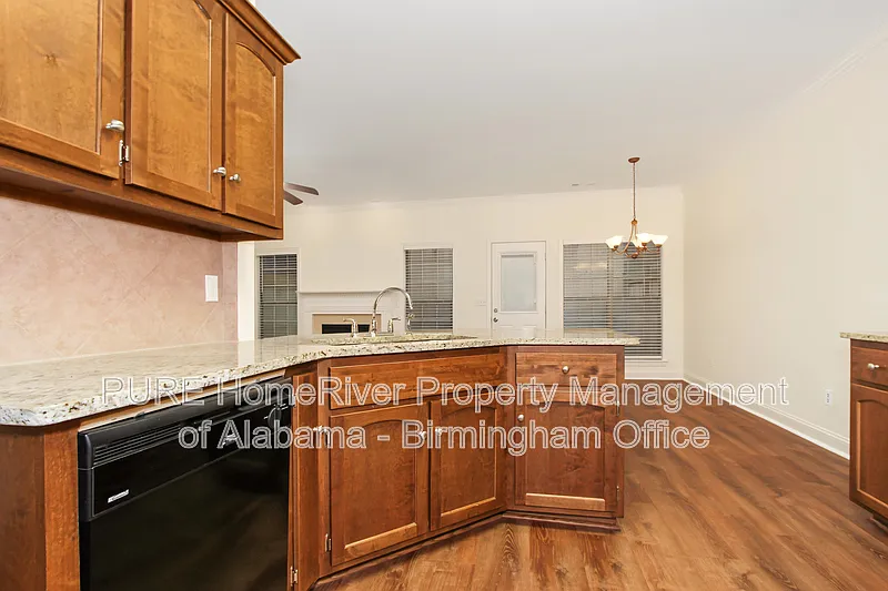 3 bed, 3.0 bath, 1672 sqft, $1,850 — Photo 3