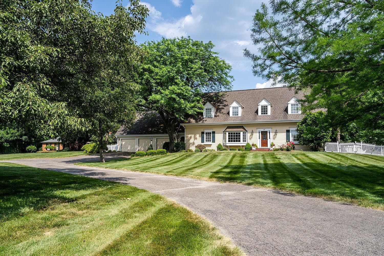 816 Kingfisher Ln, Cincinnati, OH 45246 Zillow