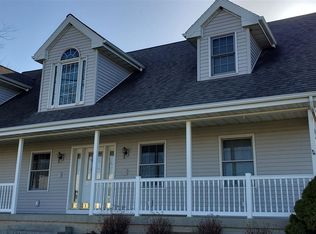 3687 Becker School Rd, Freeport, IL 61032