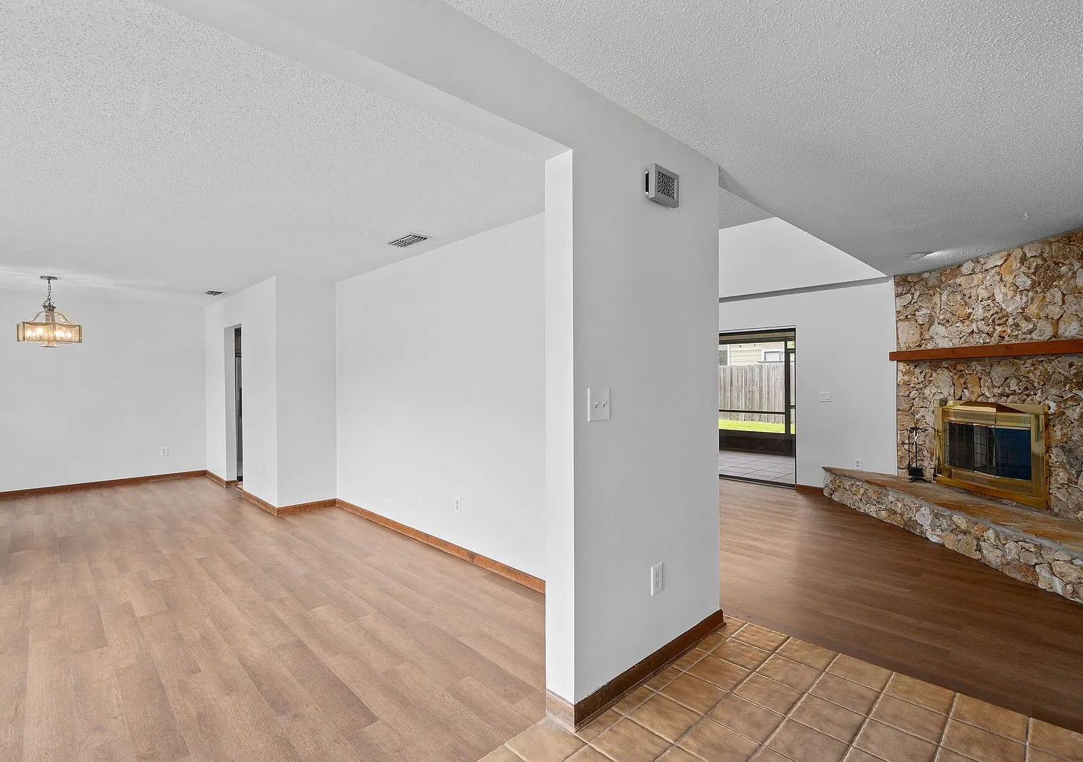 Coming Soon November 7, 2026 Beautiful 4/2 Pool Home In Longwood With Pool And Lawn Care Included** — Photo 2