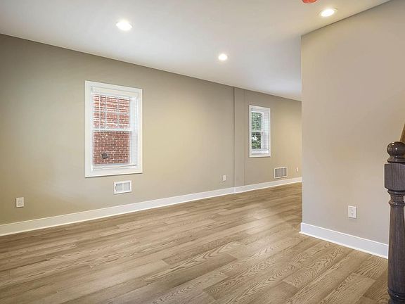 5th image of 2313 Parkview Ave #34