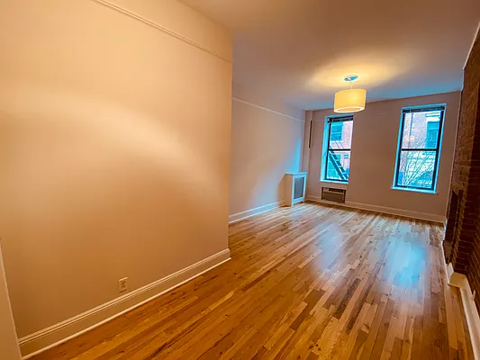 Rented by Metropolis Real Estate of Manhattan | media 13
