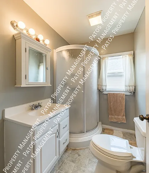 1629 James St — Photo 12