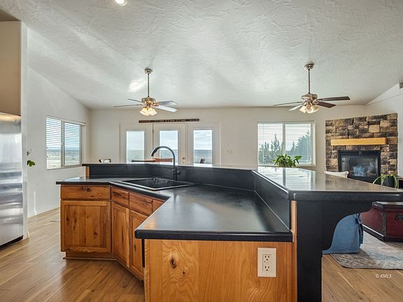 4th image of 3770 E Juniper Cliffs Dr