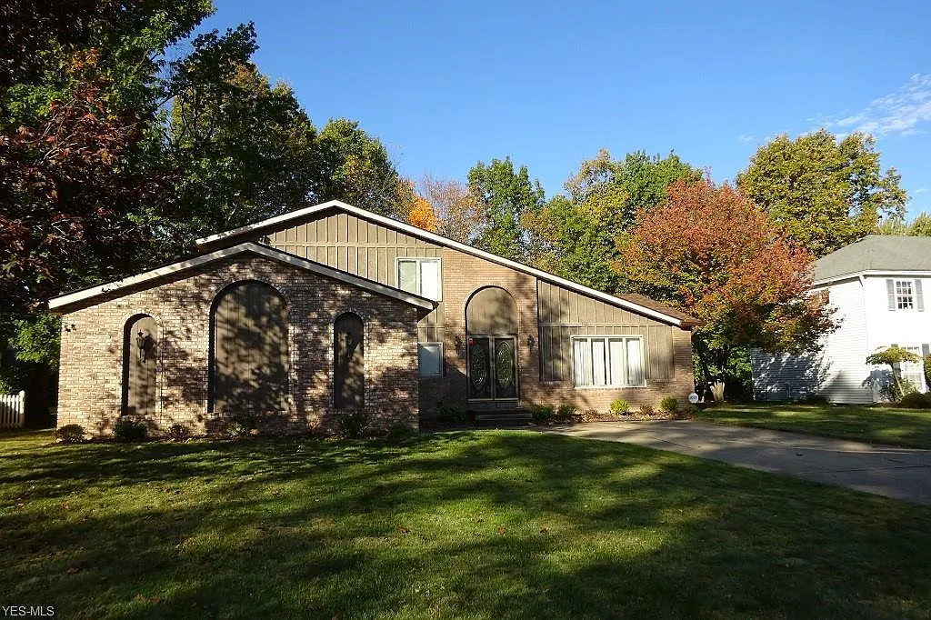 15004 Sherwood Dr photo 1
