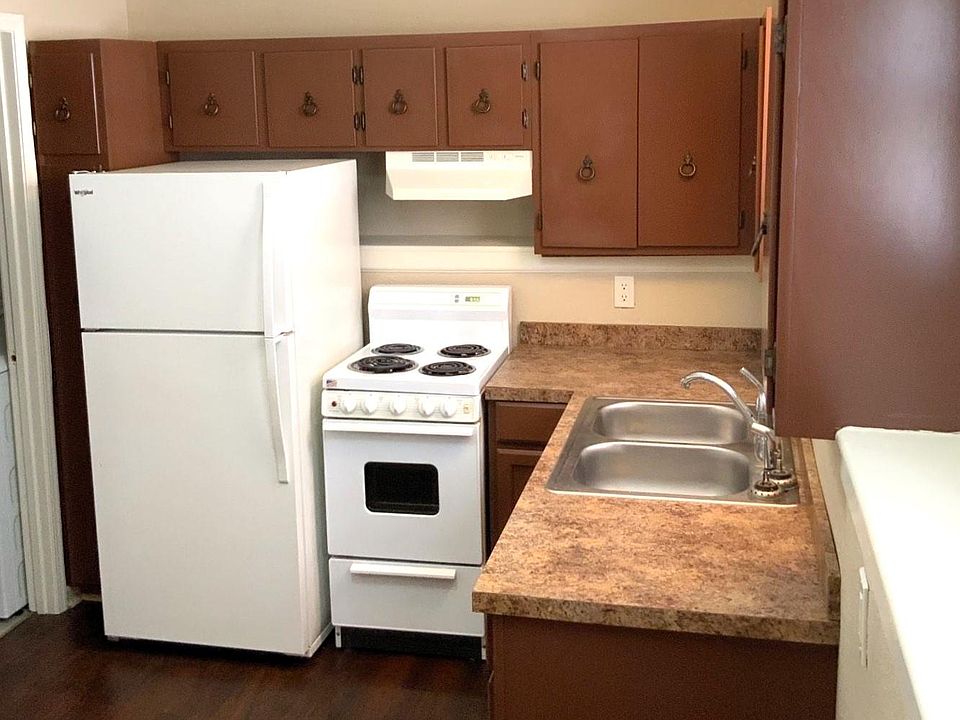 Kitchen with dining nook