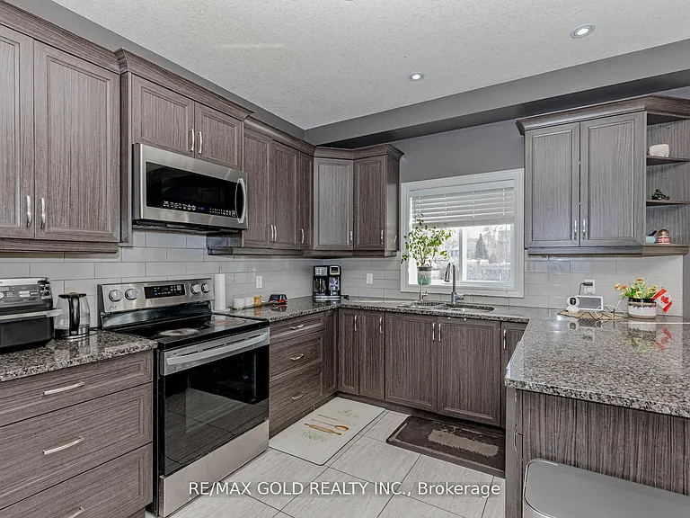 240 Birkinshaw Rd — Photo 15