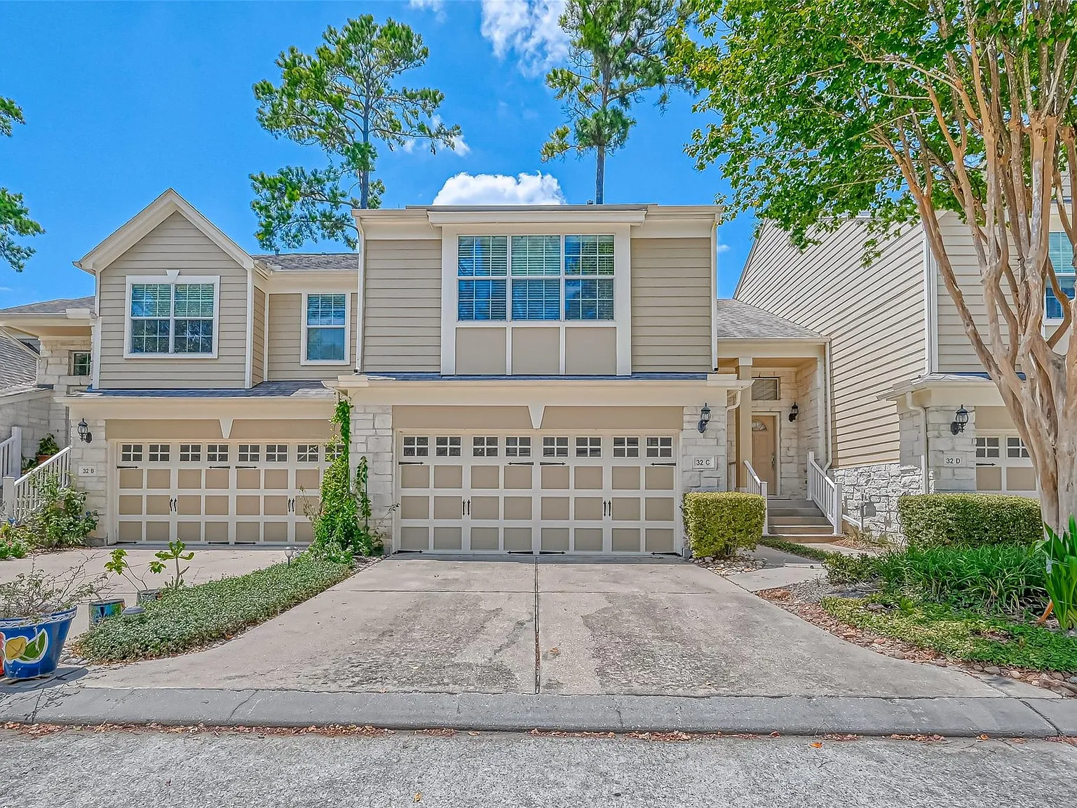 2 bed, 2.5 bath, 1429 sqft, $1,850 — Photo 1