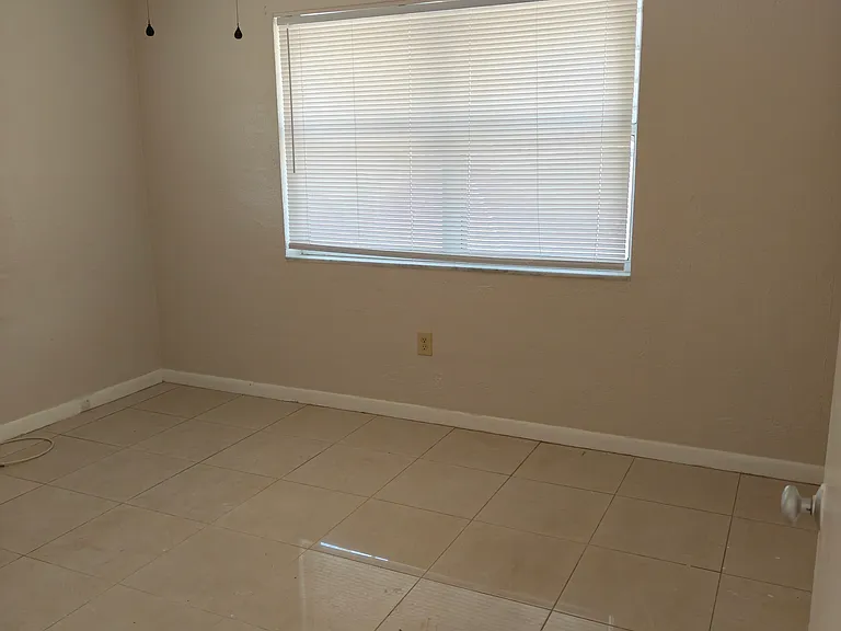 2240 Birchcrest Blvd — Photo 12