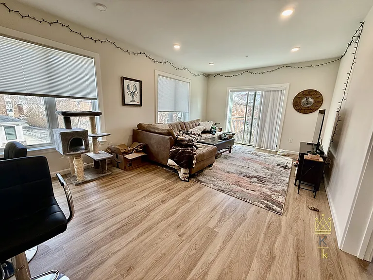 458 Washington St #202 — Photo 3