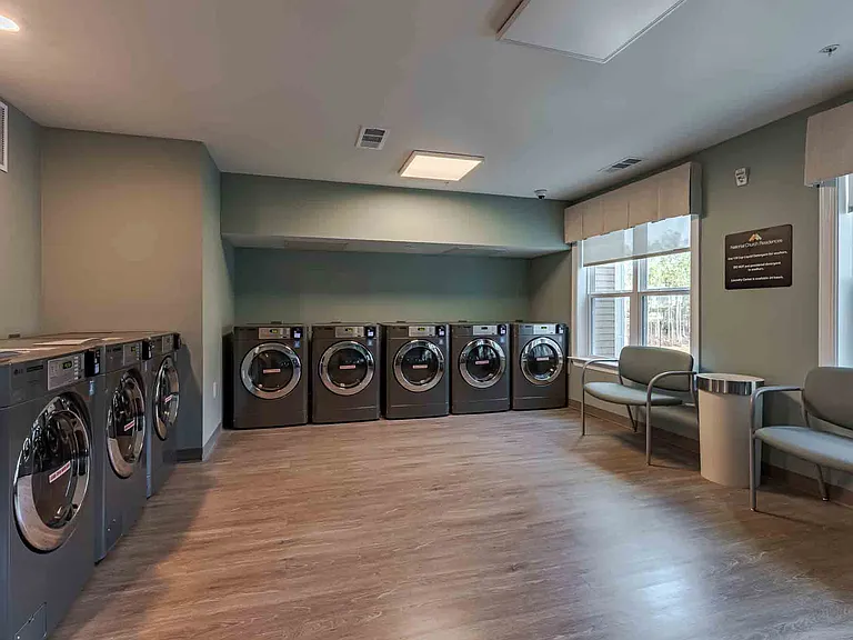 Crossing Pointe Senior Apartments — Photo 14