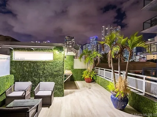 235 SW 17th Rd, Miami, FL 33129