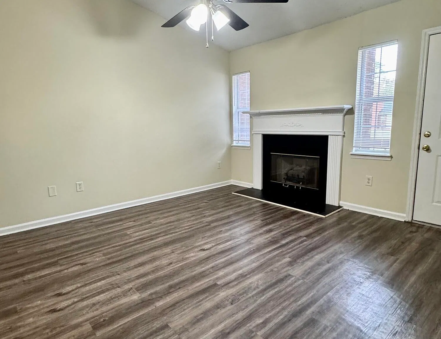 3 bed, 2.0 bath, $1,400 — Photo 2