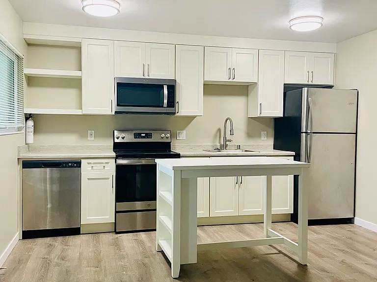 1x1-560 SQFT