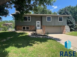 4504 S Marion Rd, Sioux Falls, SD 57106