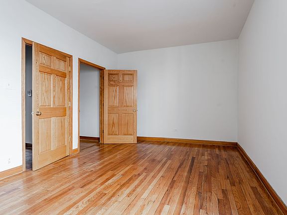 3rd image of 4440-4448 N Western Ave #4442-1B