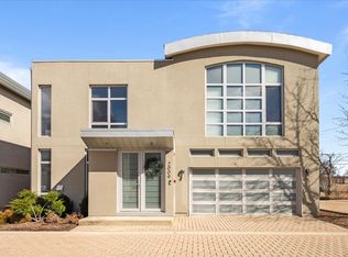 2009 Skyelar Ct, Highland Park, IL 60035