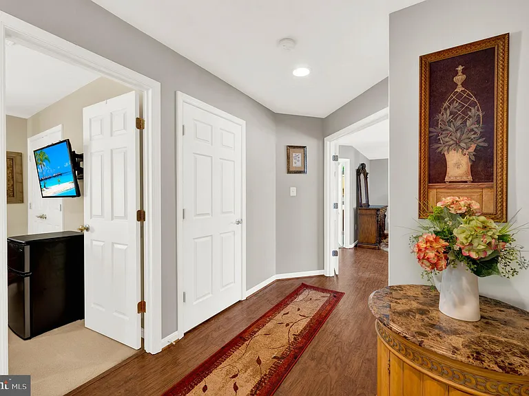 533 Rubens Cir — Photo 26