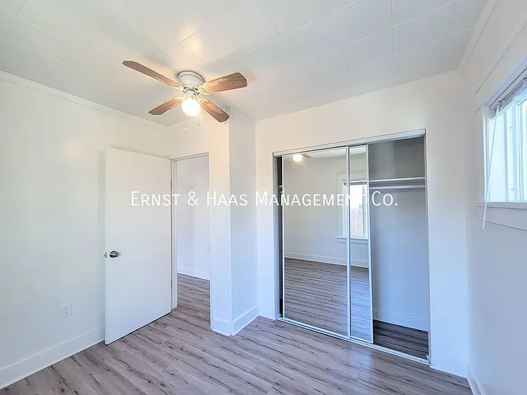 2068 Linden Ave — Photo 15