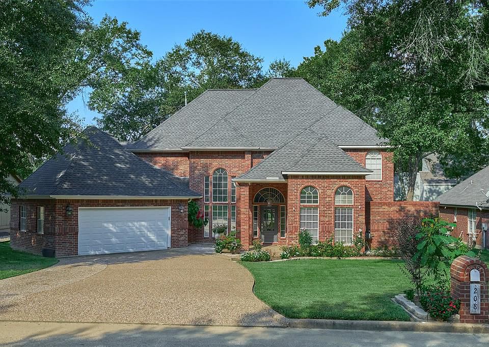1st image of 208 Springs Edge Dr