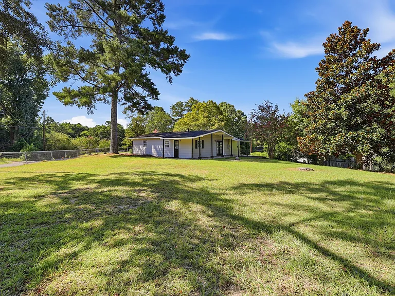 2 Mississippi Dr — Photo 18