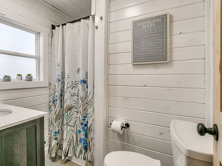 21036 Owens Dr — Photo 13