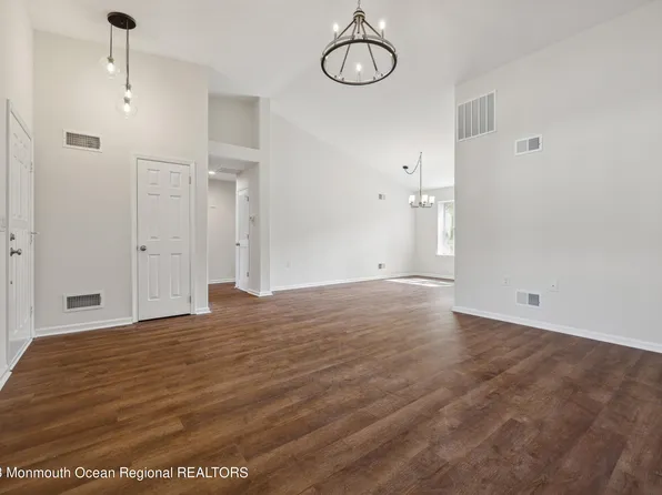 1017A Buckingham Drive, Manchester, NJ 08759