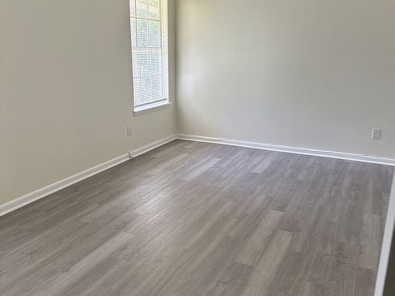 3rd image of 1737 Magnolia St