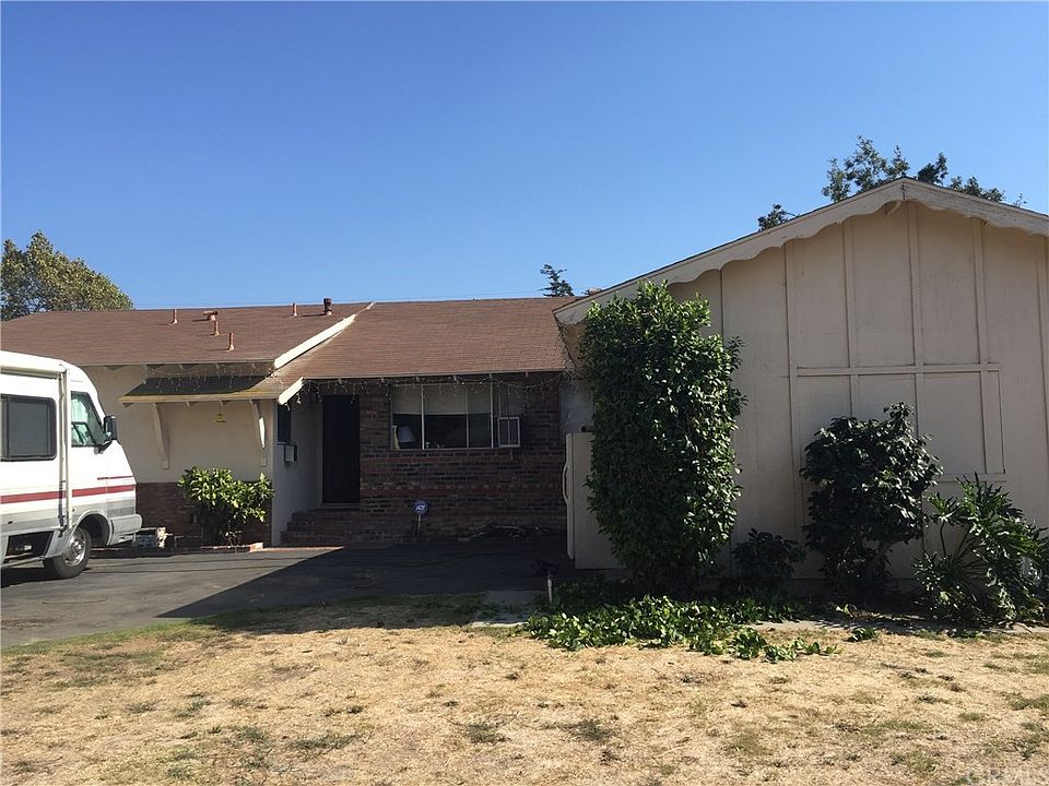 1st image of 824 E Merced Ave