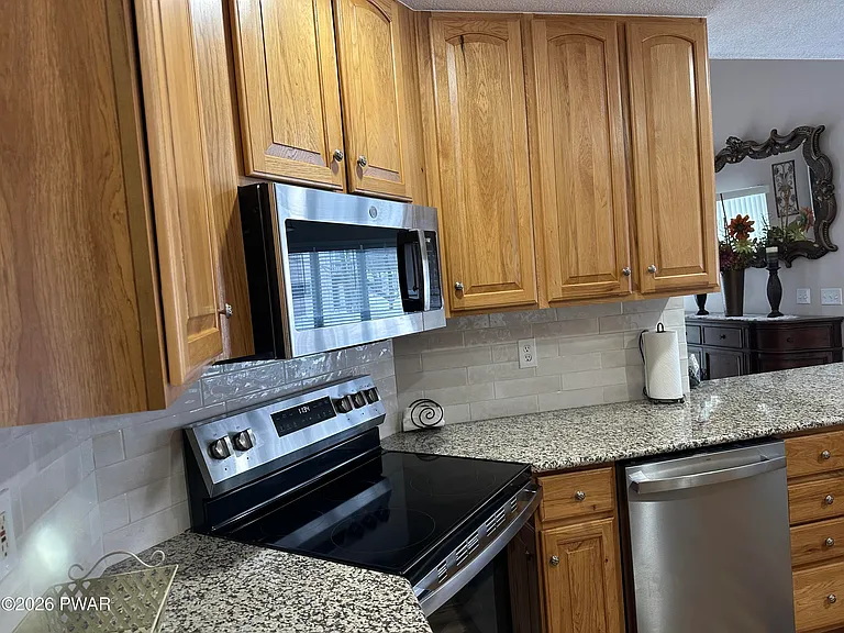 101 Pommel Dr — Photo 5