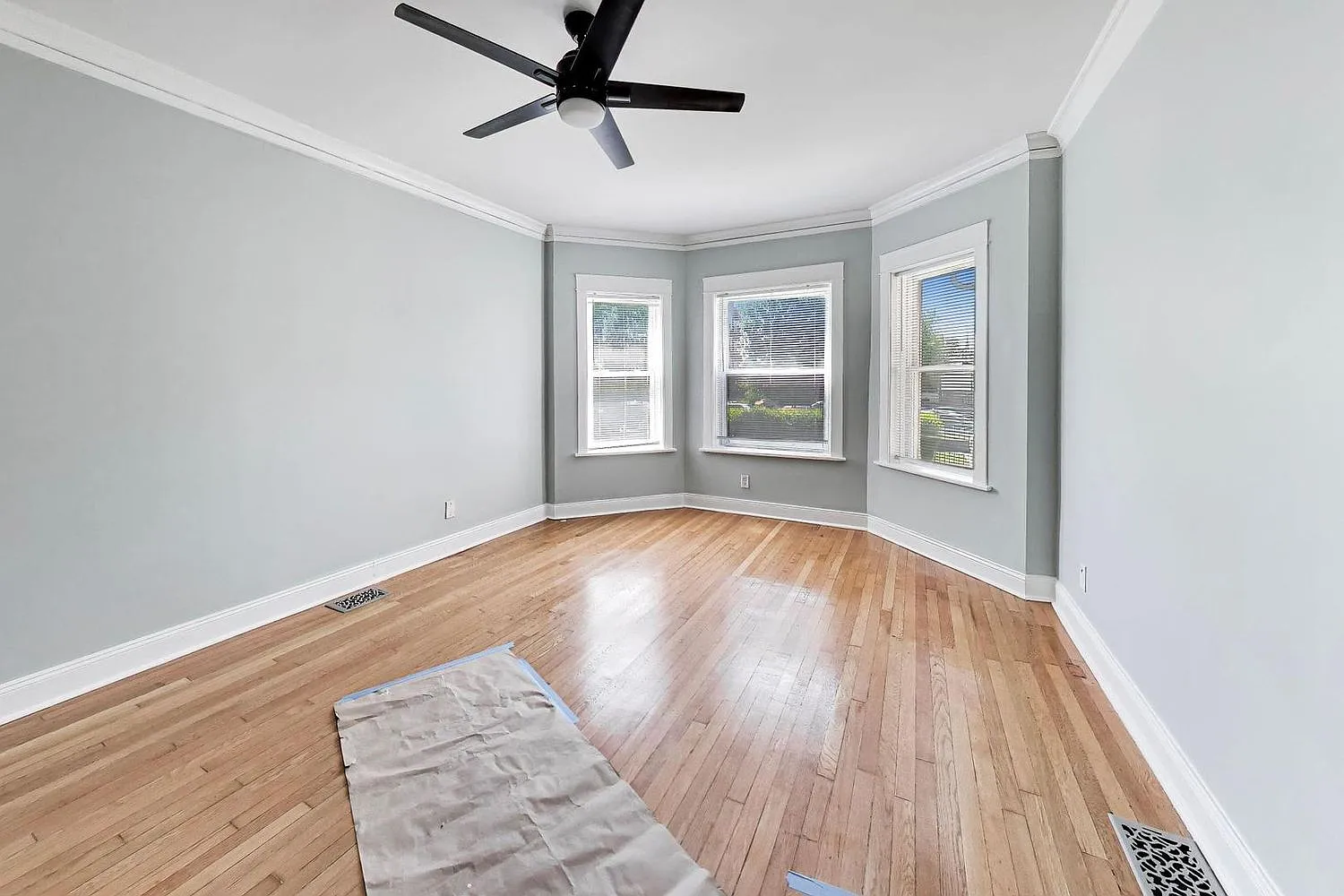 3 bed, 1400 sqft, $1,985 — Photo 4