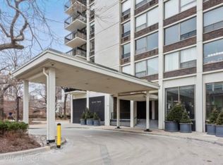 1460 Sandburg St #2512, Chicago, IL 60610